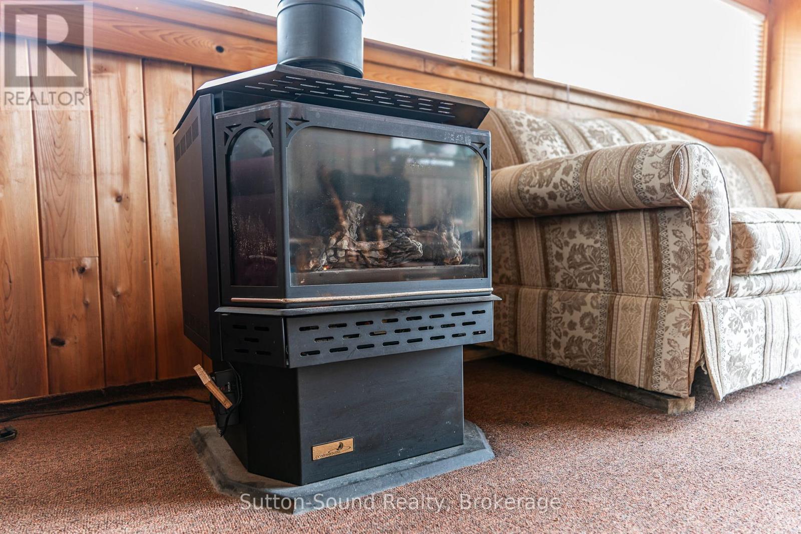 3 South Oliphant Road, South Bruce Peninsula, Ontario  N0H 2T0 - Photo 5 - X12075232