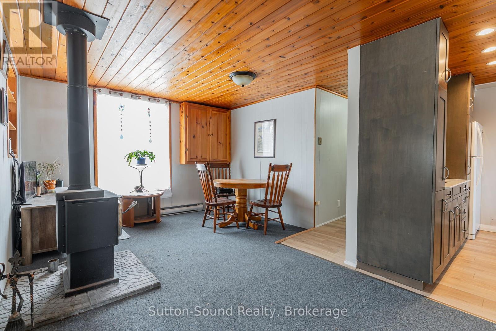 3 South Oliphant Road, South Bruce Peninsula, Ontario  N0H 2T0 - Photo 7 - X12075232