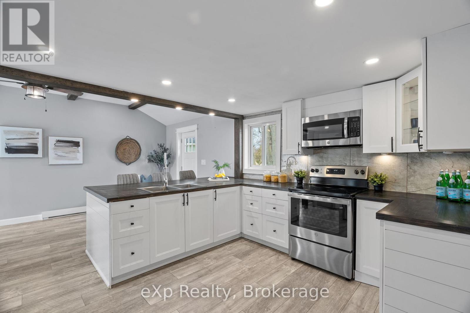236 Sydenham Street, Strathroy-Caradoc, Ontario  N7G 1V3 - Photo 14 - X12075238