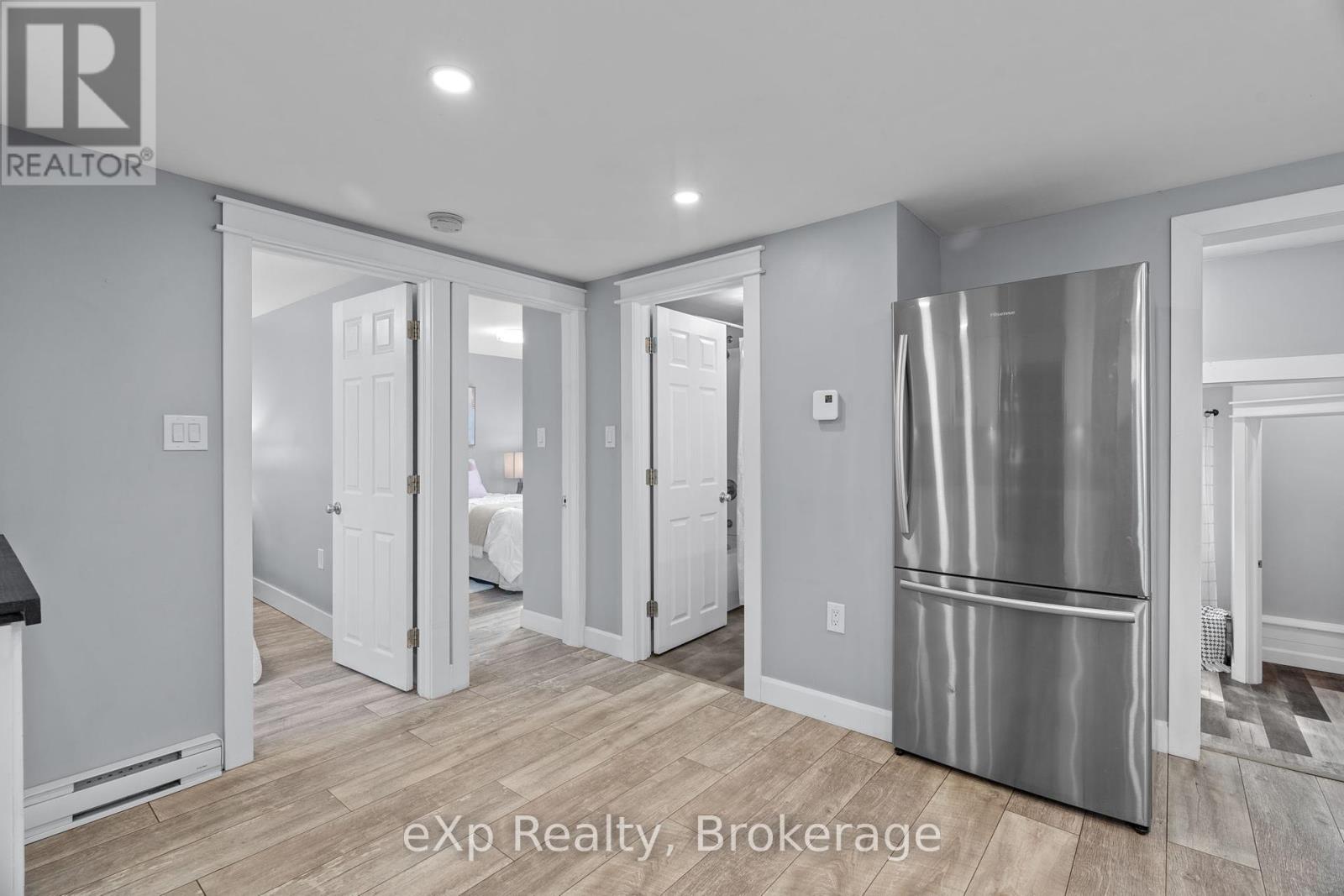 236 Sydenham Street, Strathroy-Caradoc, Ontario  N7G 1V3 - Photo 17 - X12075238