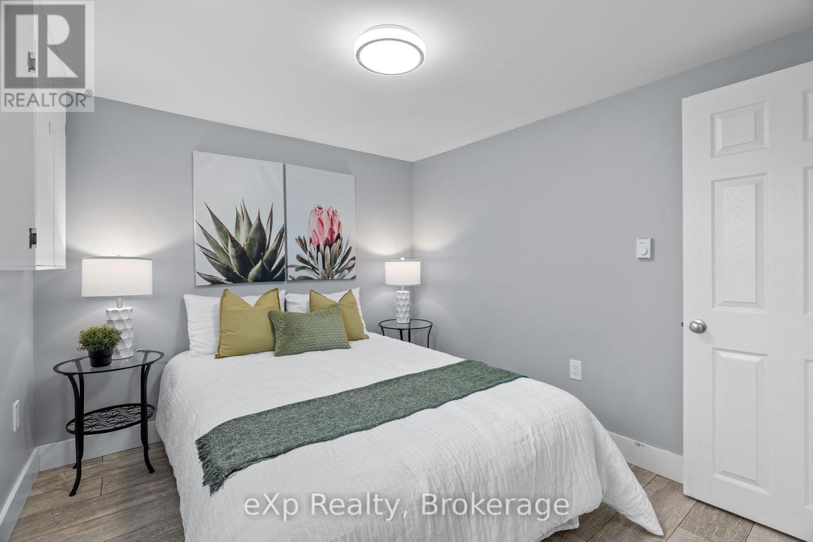 236 Sydenham Street, Strathroy-Caradoc, Ontario  N7G 1V3 - Photo 19 - X12075238