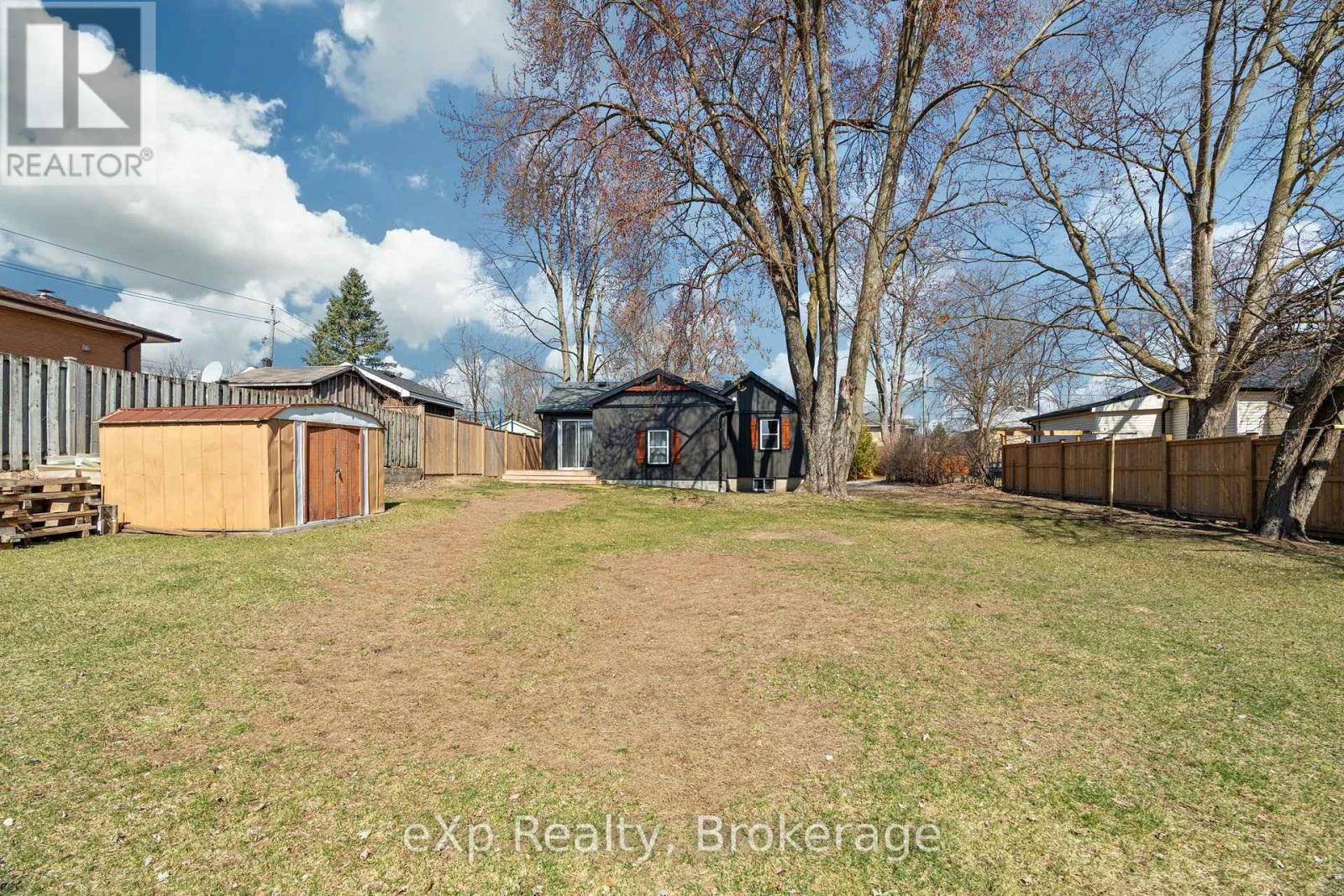 236 Sydenham Street, Strathroy-Caradoc, Ontario  N7G 1V3 - Photo 38 - X12075238