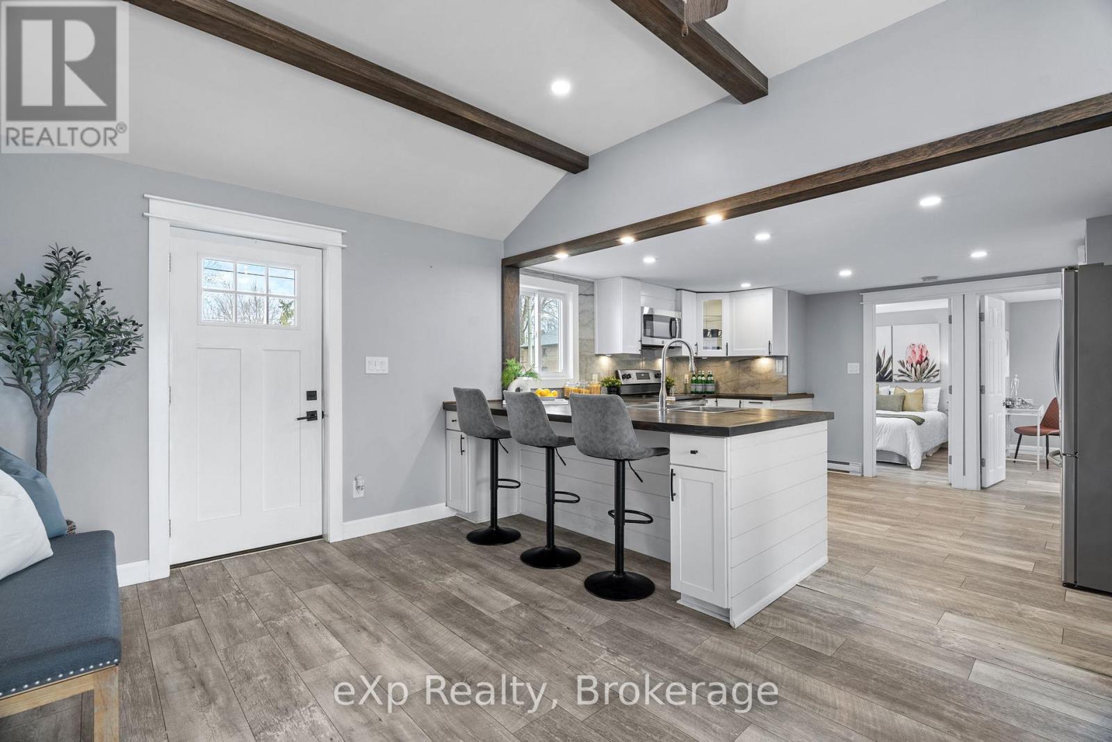236 Sydenham Street, Strathroy-Caradoc, Ontario  N7G 1V3 - Photo 7 - X12075238