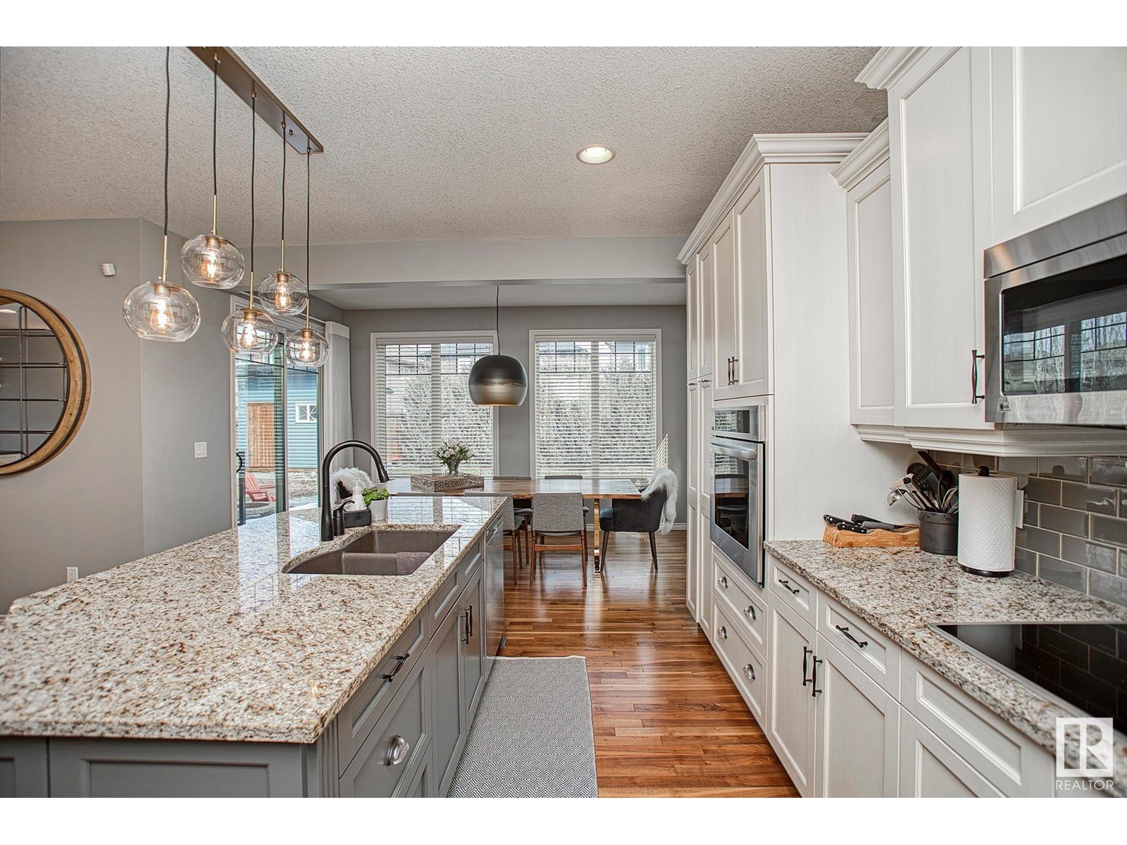 Property at 3279 WHITELAW DR NW image 3