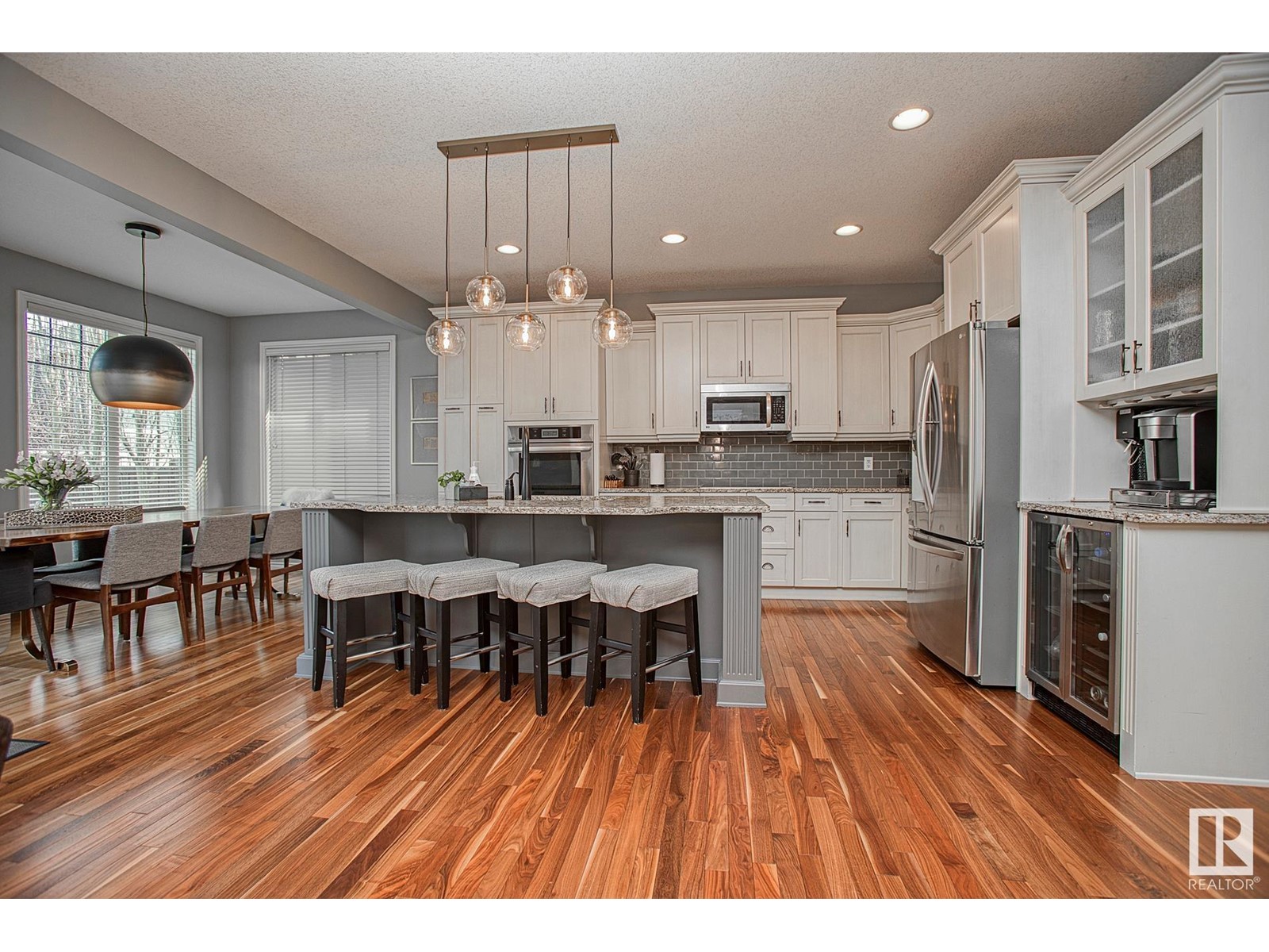 Property at 3279 WHITELAW DR NW image 4
