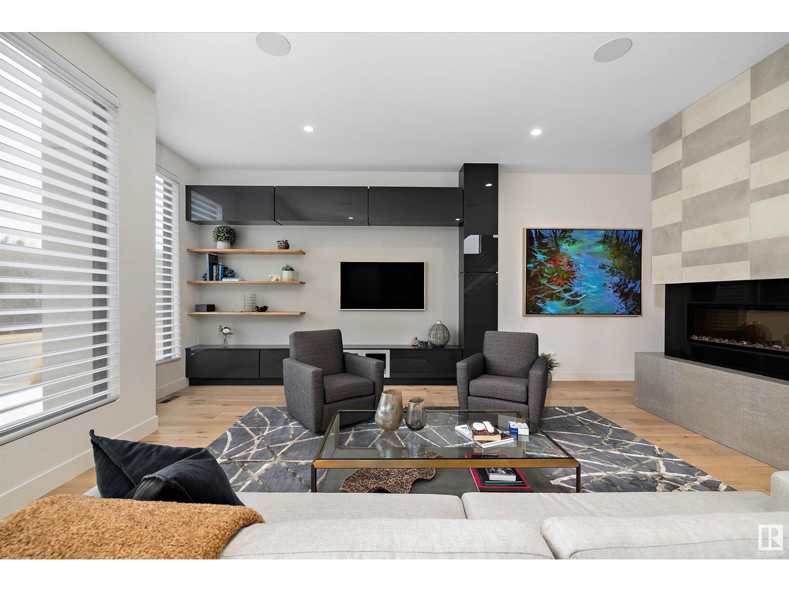 Property at 44A VALLEYVIEW CR NW image 4