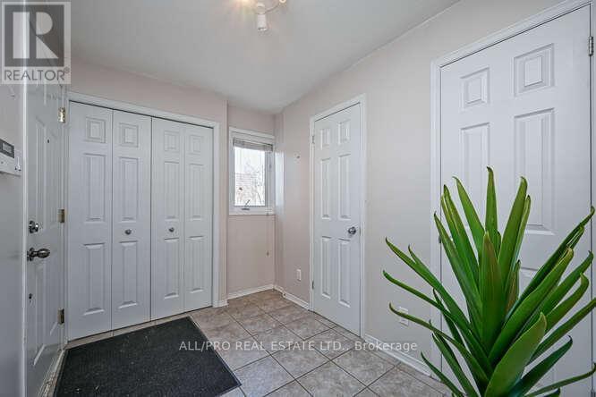 Property at 77 - 75 STRATHAVEN PRIVATE image 4