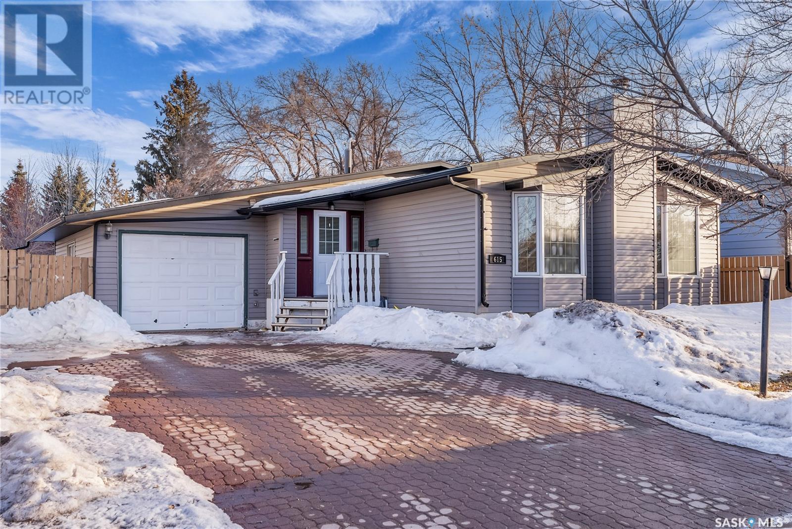 Property at 615 Lenore DRIVE image 1