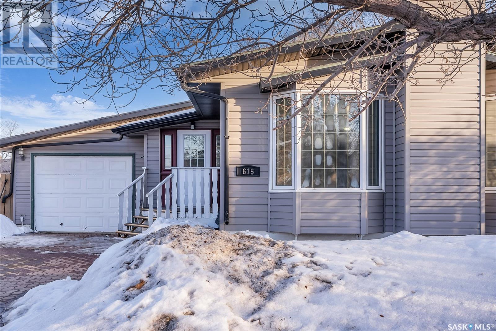 Property at 615 Lenore DRIVE image 2