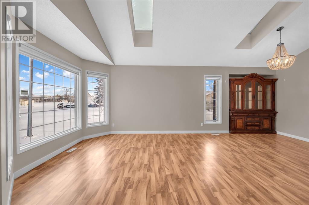 203 Coral Keys Drive Ne, Calgary, Alberta  T3J 3K7 - Photo 7 - A2208144