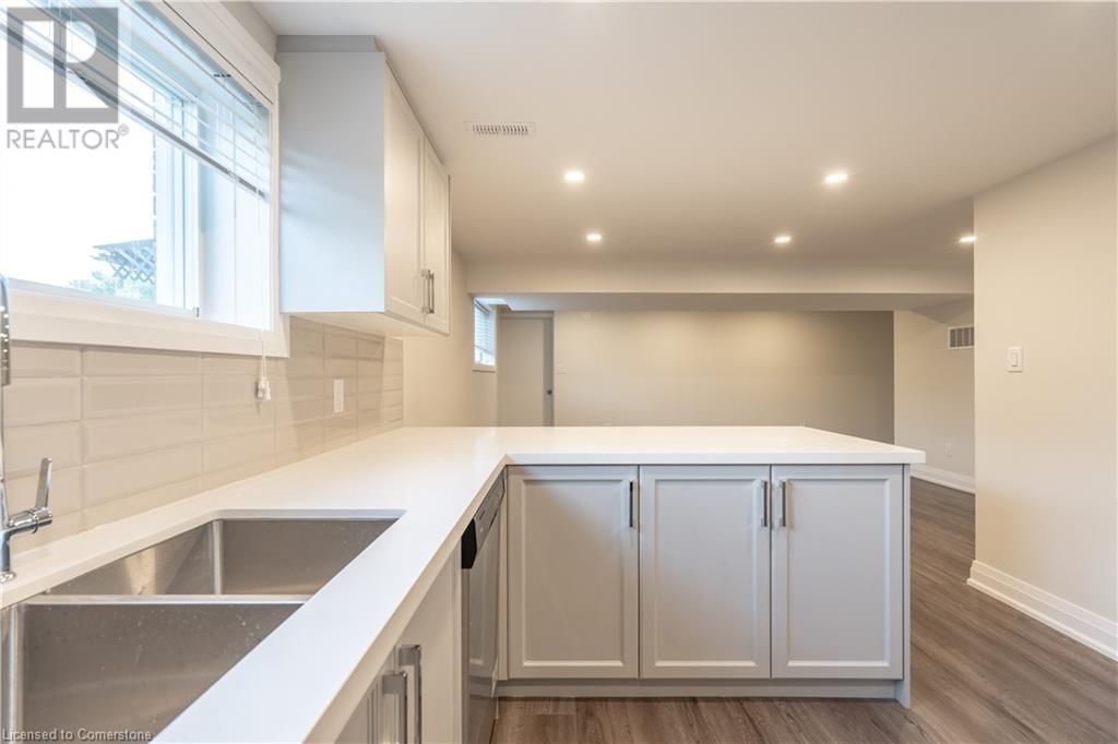 308 Mount Albion Road Unit# 2, Hamilton, Ontario  L8K 5T2 - Photo 14 - 40715776