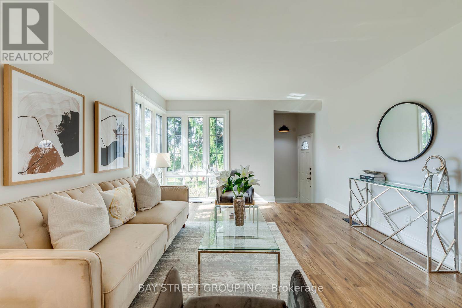 445 Samford Place, Oakville (1020 - Wo West), Ontario  L6L 4E7 - Photo 12 - W12073453