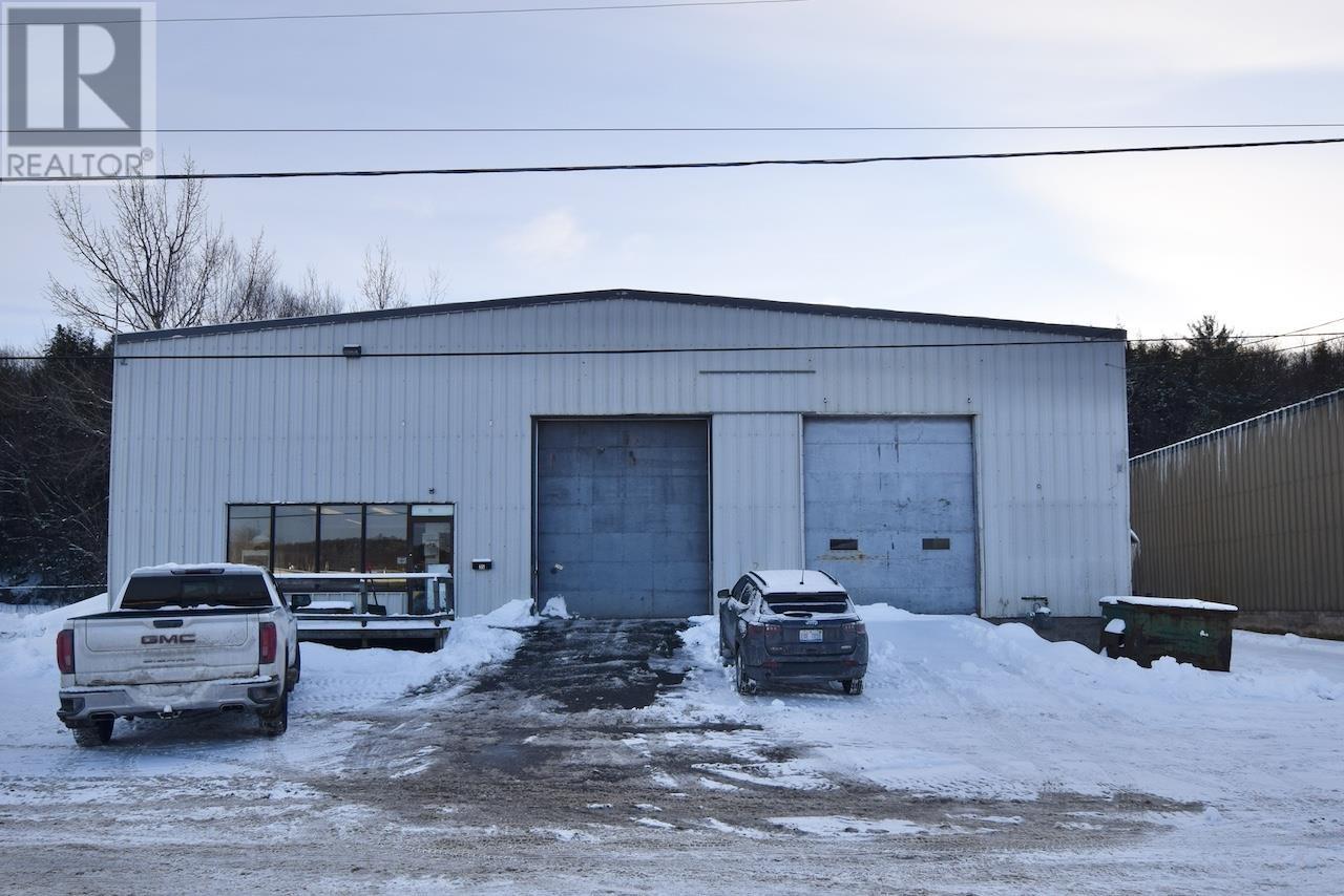 35 Perini Rd, Elliot Lake, Ontario  P5A 2T1 - Photo 14 - SM250408