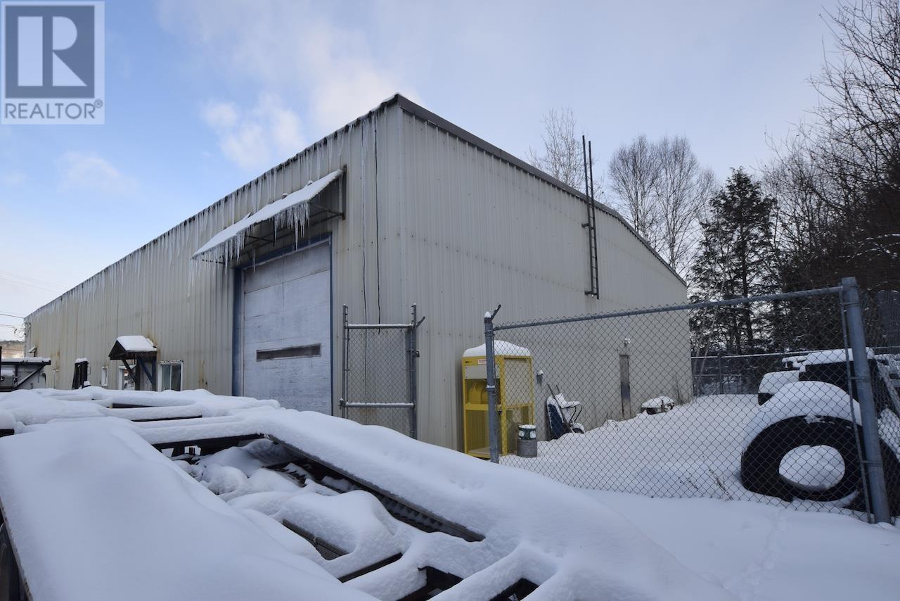 35 Perini Rd, Elliot Lake, Ontario  P5A 2T1 - Photo 17 - SM250408