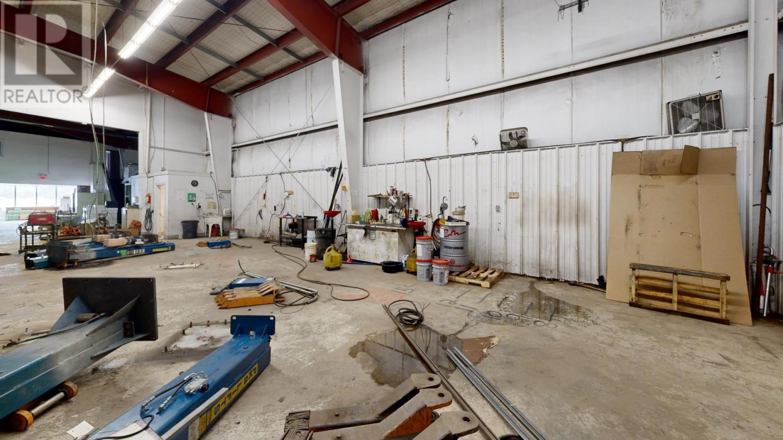 35 Perini Rd, Elliot Lake, Ontario  P5A 2T1 - Photo 8 - SM250408