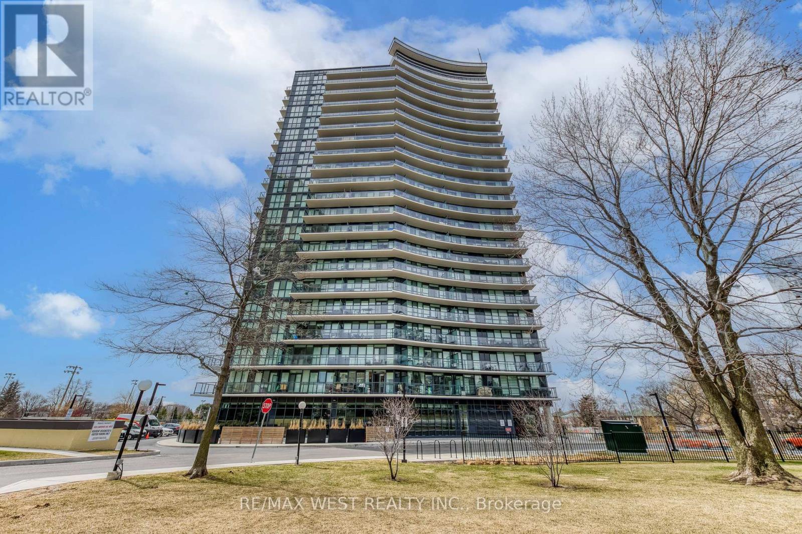 1706 - 1461 Lawrence Avenue W, Toronto, Ontario  M6L 0A6 - Photo 1 - W12075161