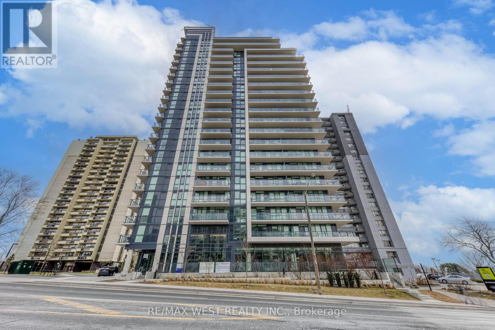 1706 - 1461 Lawrence Avenue W, Toronto, Ontario  M6L 0A6 - Photo 2 - W12075161