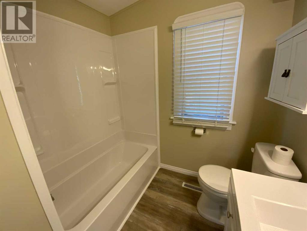 409 Main Street, Trochu, Alberta  T0M 2C0 - Photo 11 - A2202110