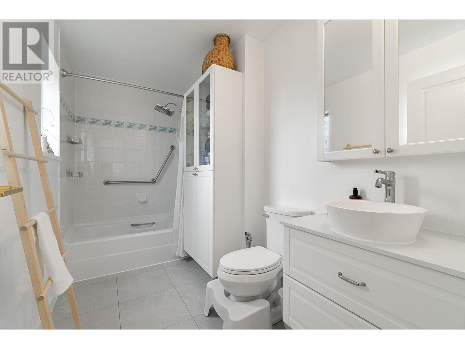 402 4688 W 10th Avenue, Vancouver, British Columbia  V6R 2J5 - Photo 18 - R2987308