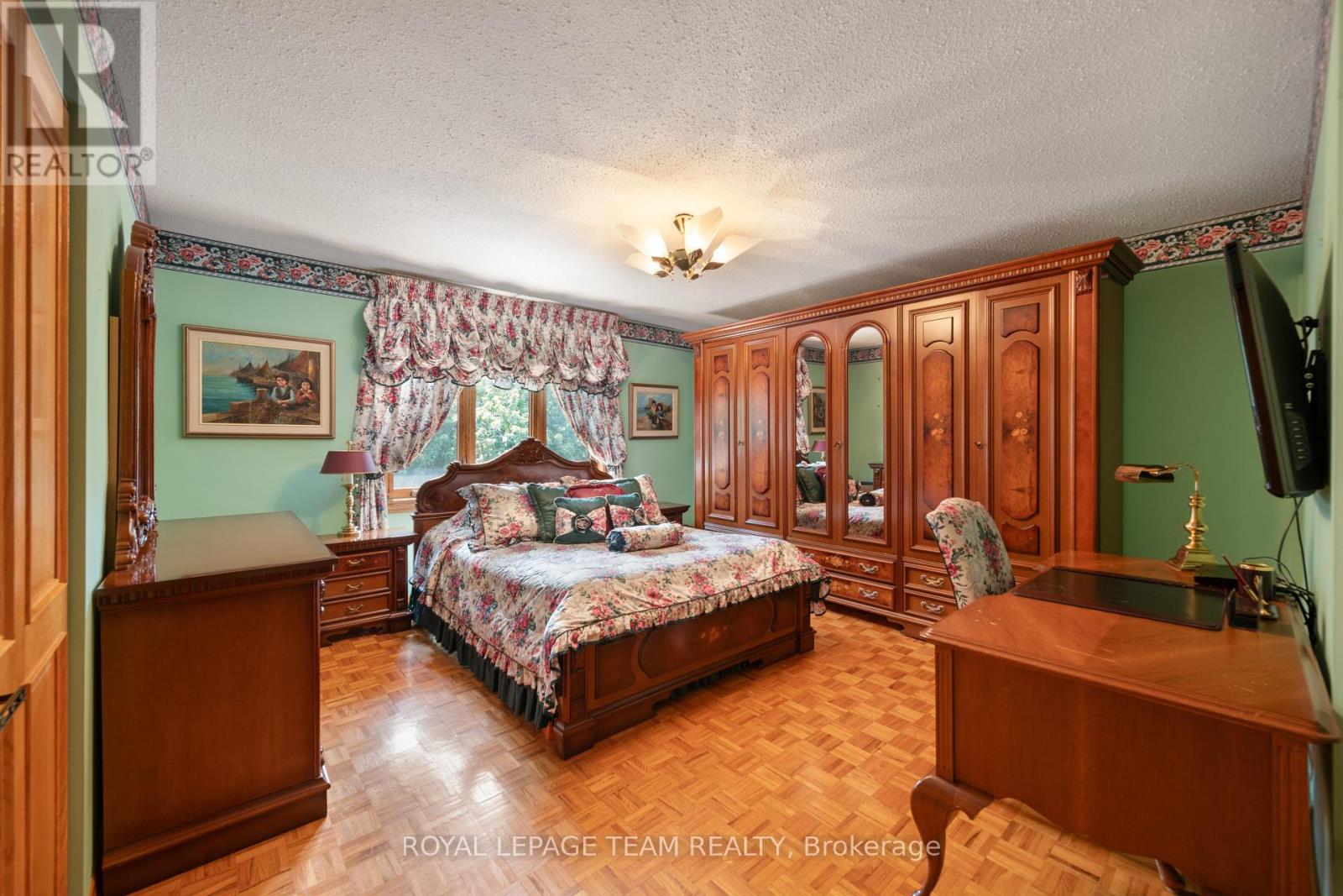 10 Nancy Avenue, Ottawa, Ontario  K2H 8L4 - Photo 31 - X12075290