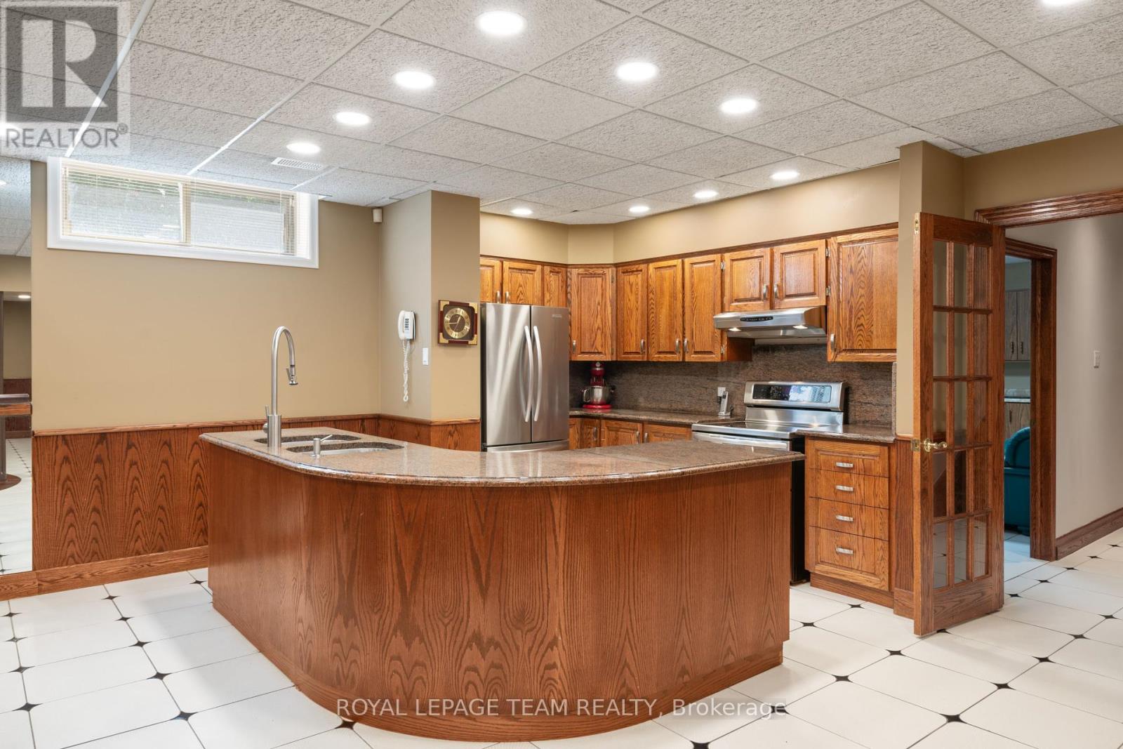10 Nancy Avenue, Ottawa, Ontario  K2H 8L4 - Photo 34 - X12075290