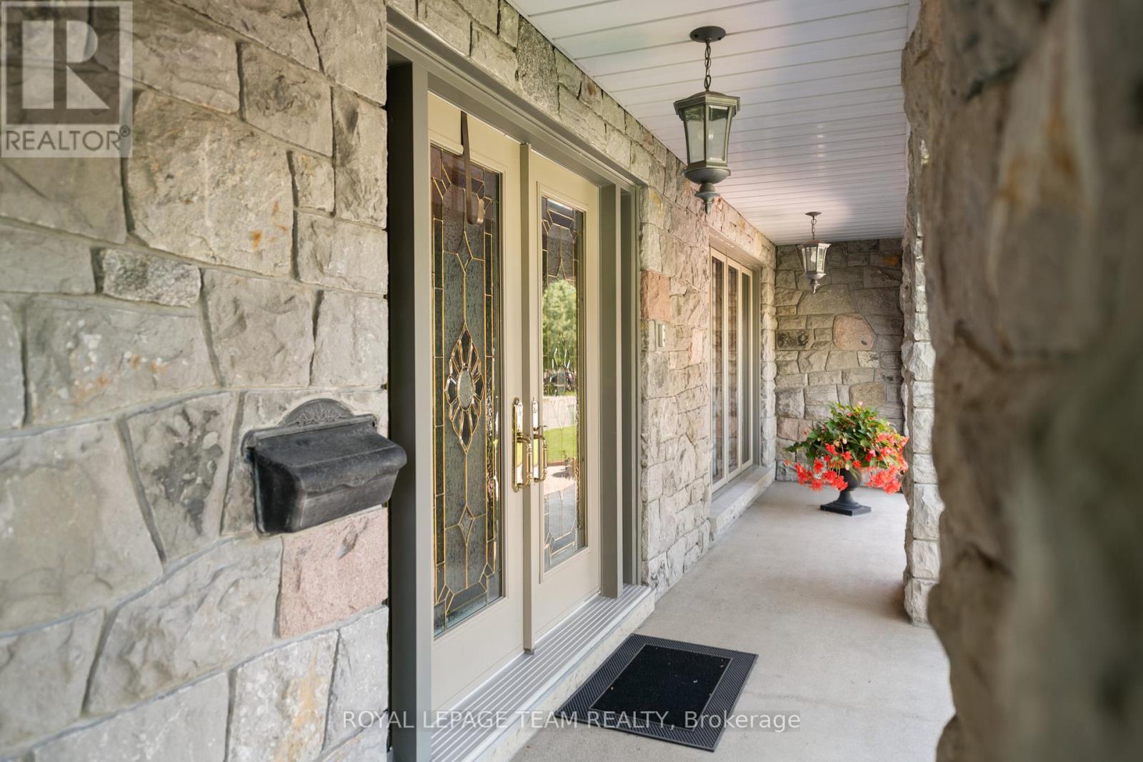 Property at 10 NANCY AVENUE image 5