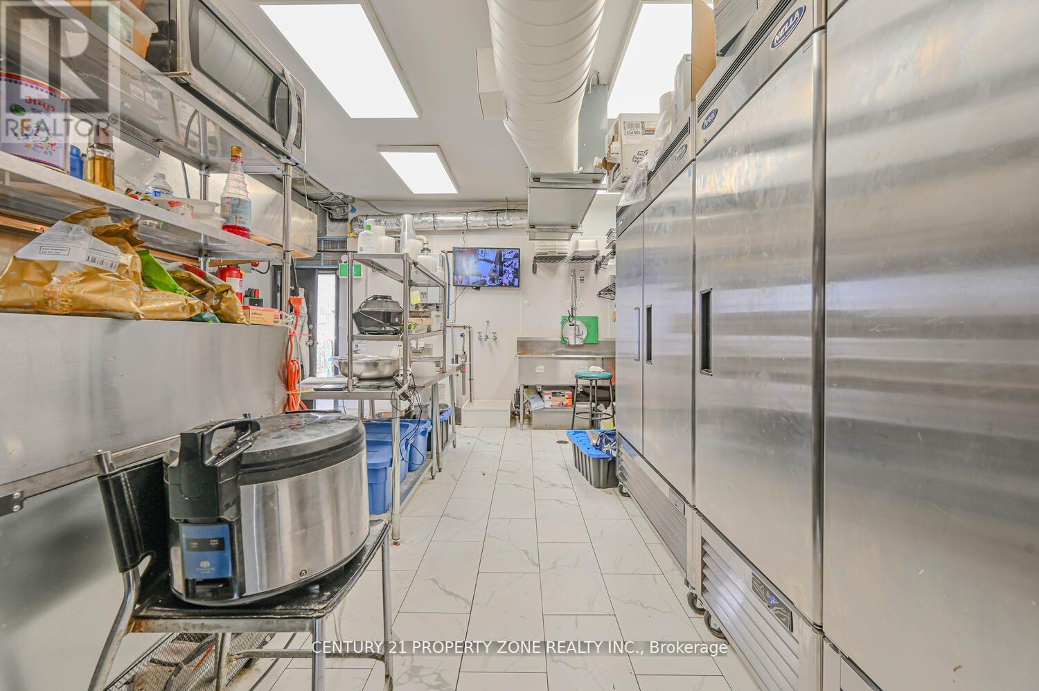 1 - 212 Queen Street E, Brampton, Ontario  L6V 1W2 - Photo 19 - W12075205