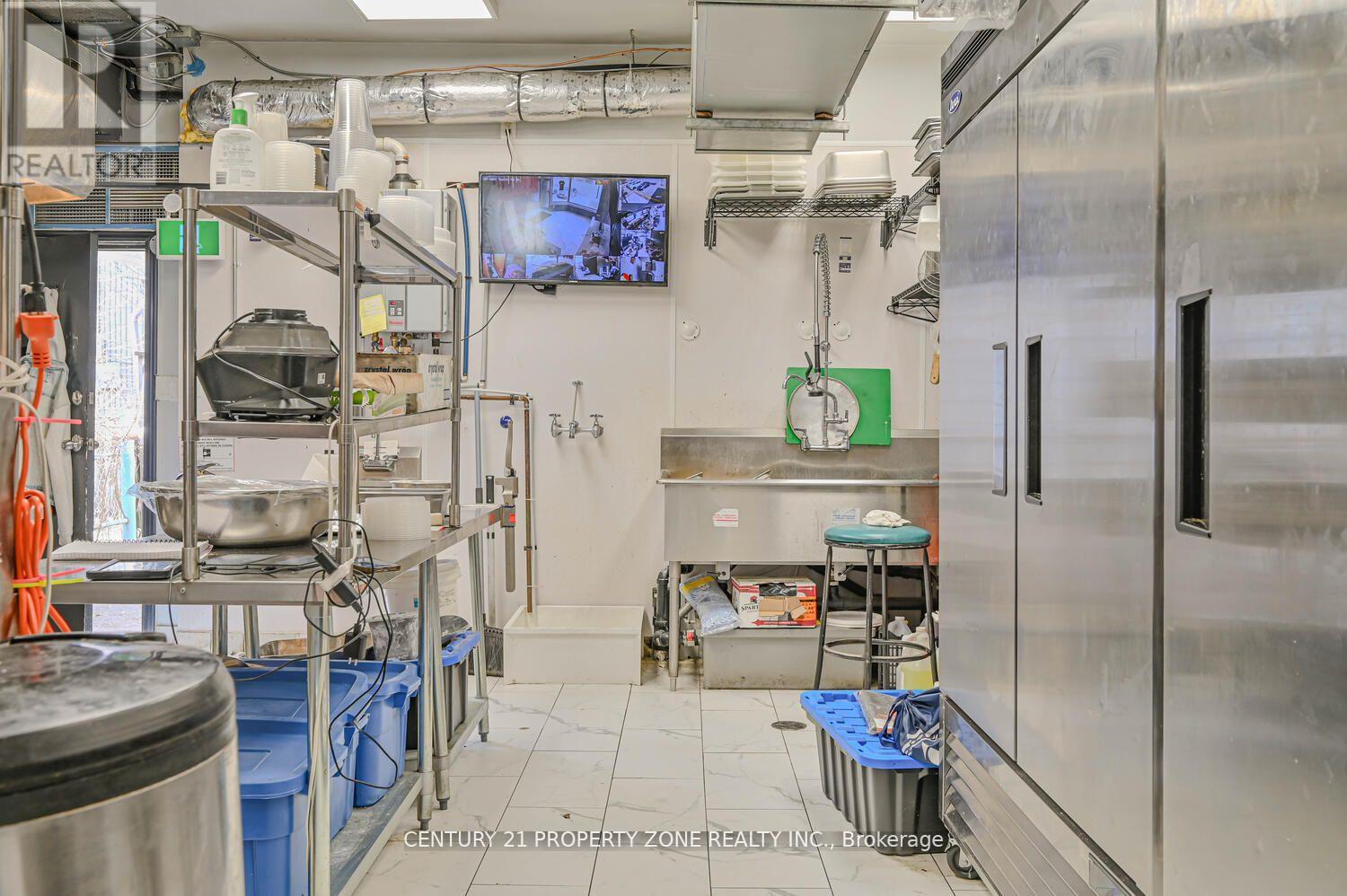 1 - 212 Queen Street E, Brampton, Ontario  L6V 1W2 - Photo 20 - W12075205