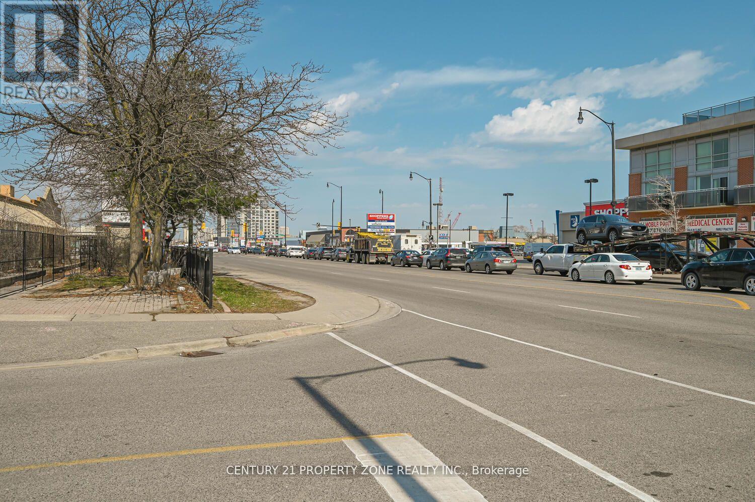 1 - 212 Queen Street E, Brampton, Ontario  L6V 1W2 - Photo 24 - W12075205