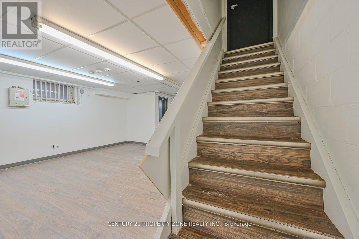 1 - 212 Queen Street E, Brampton, Ontario  L6V 1W2 - Photo 26 - W12075205