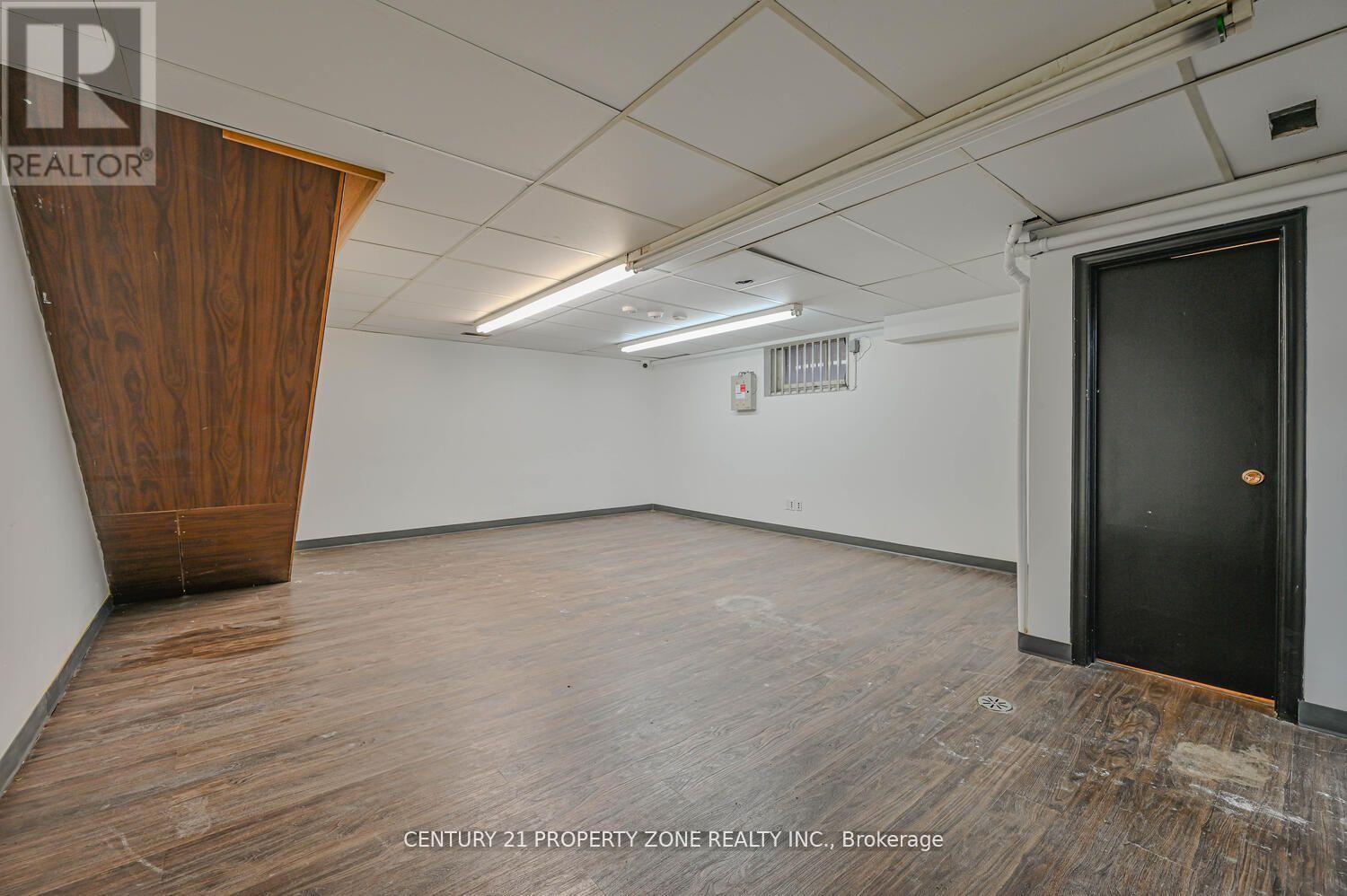 1 - 212 Queen Street E, Brampton, Ontario  L6V 1W2 - Photo 28 - W12075205