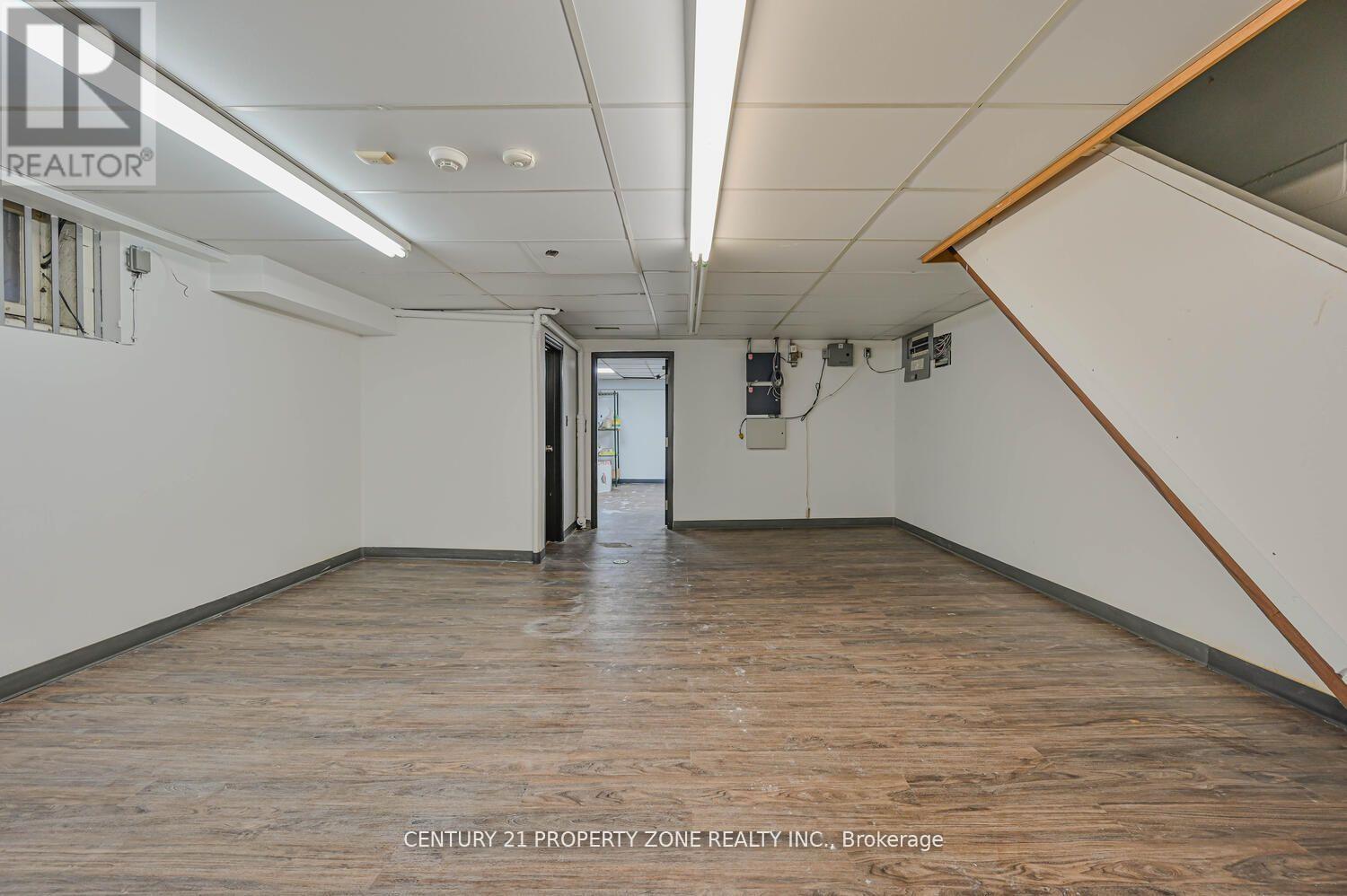 1 - 212 Queen Street E, Brampton, Ontario  L6V 1W2 - Photo 29 - W12075205