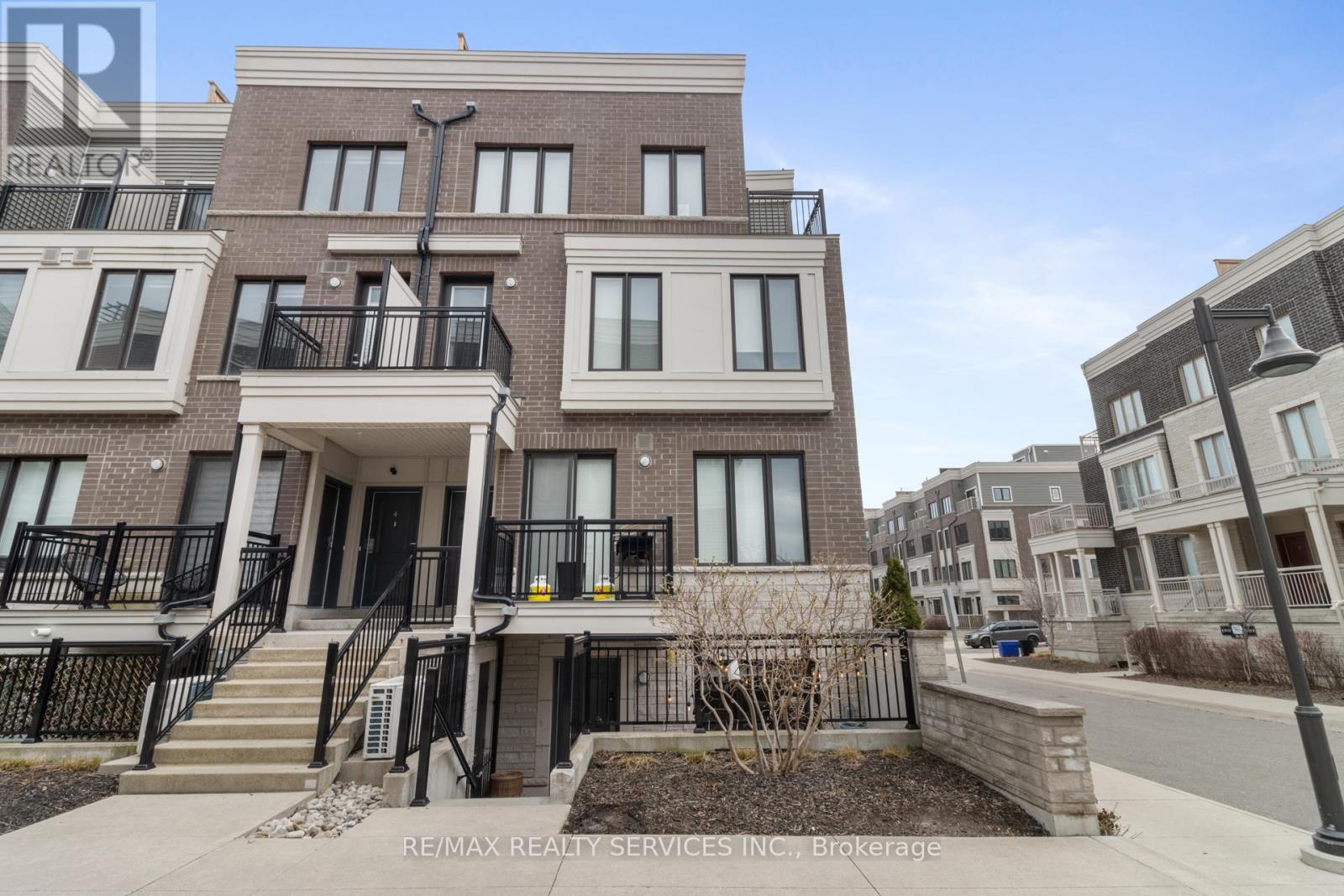 Property at 1 - 70 EASTWOOD PARK GARDENS image 4