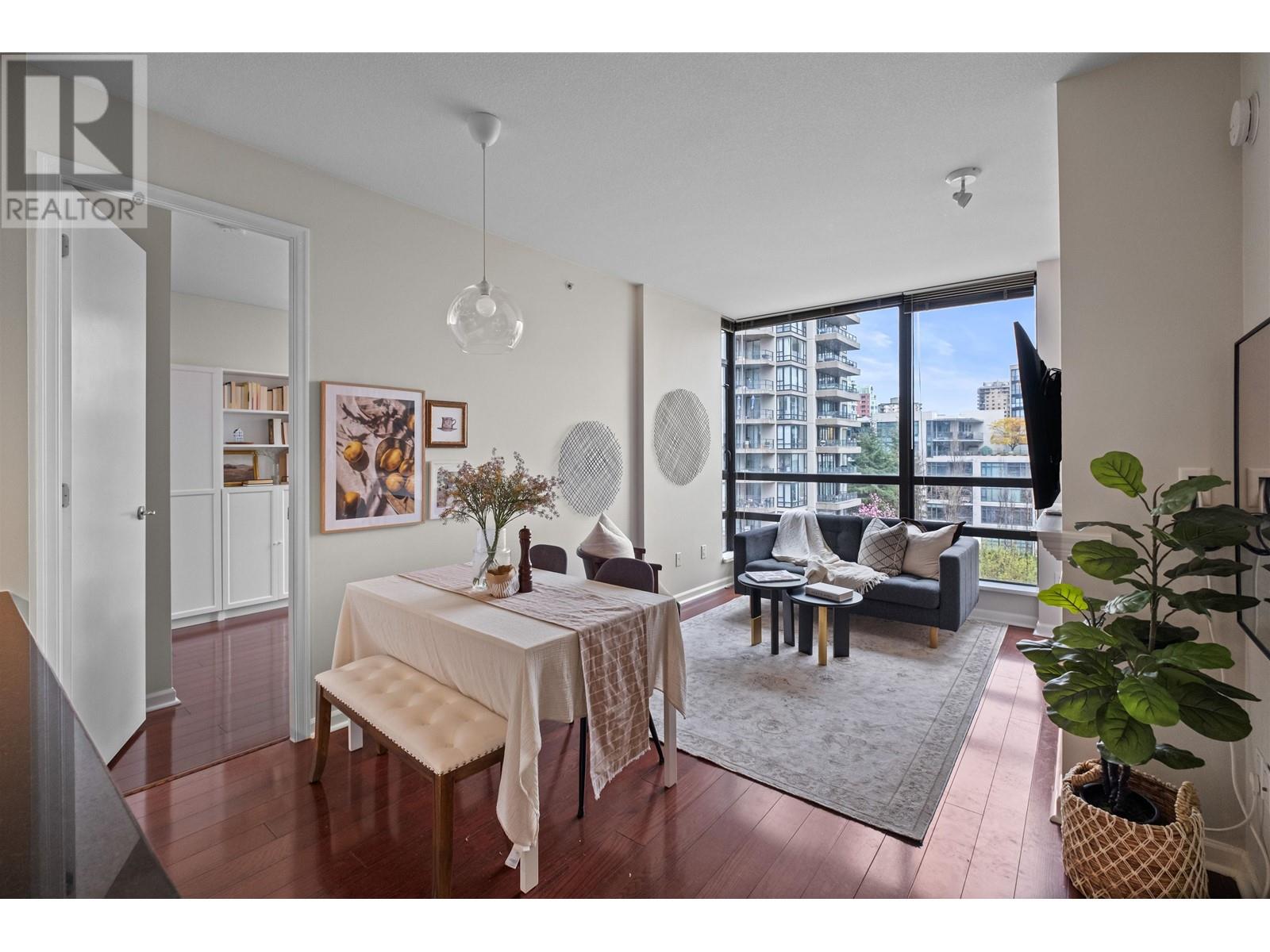 702 170 W 1 Street, North Vancouver, British Columbia  V7M 3P2 - Photo 2 - R2988951