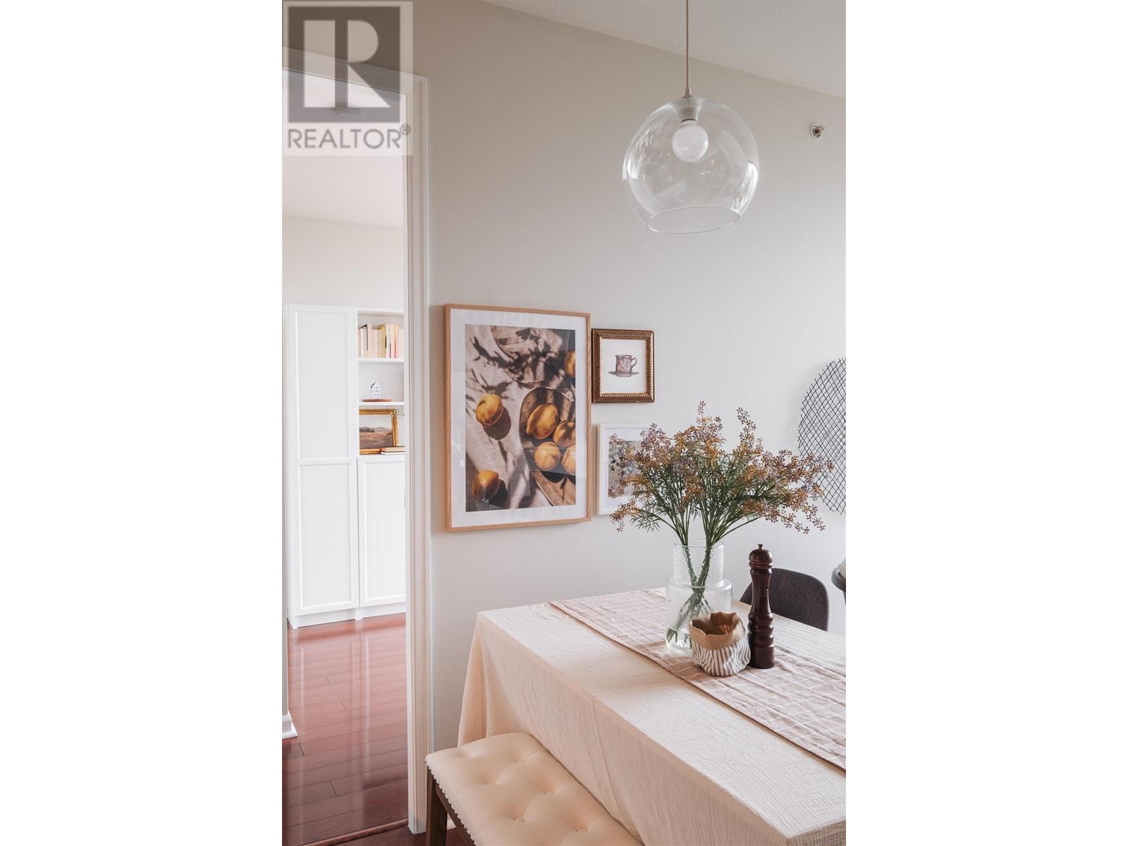 702 170 W 1 Street, North Vancouver, British Columbia  V7M 3P2 - Photo 3 - R2988951