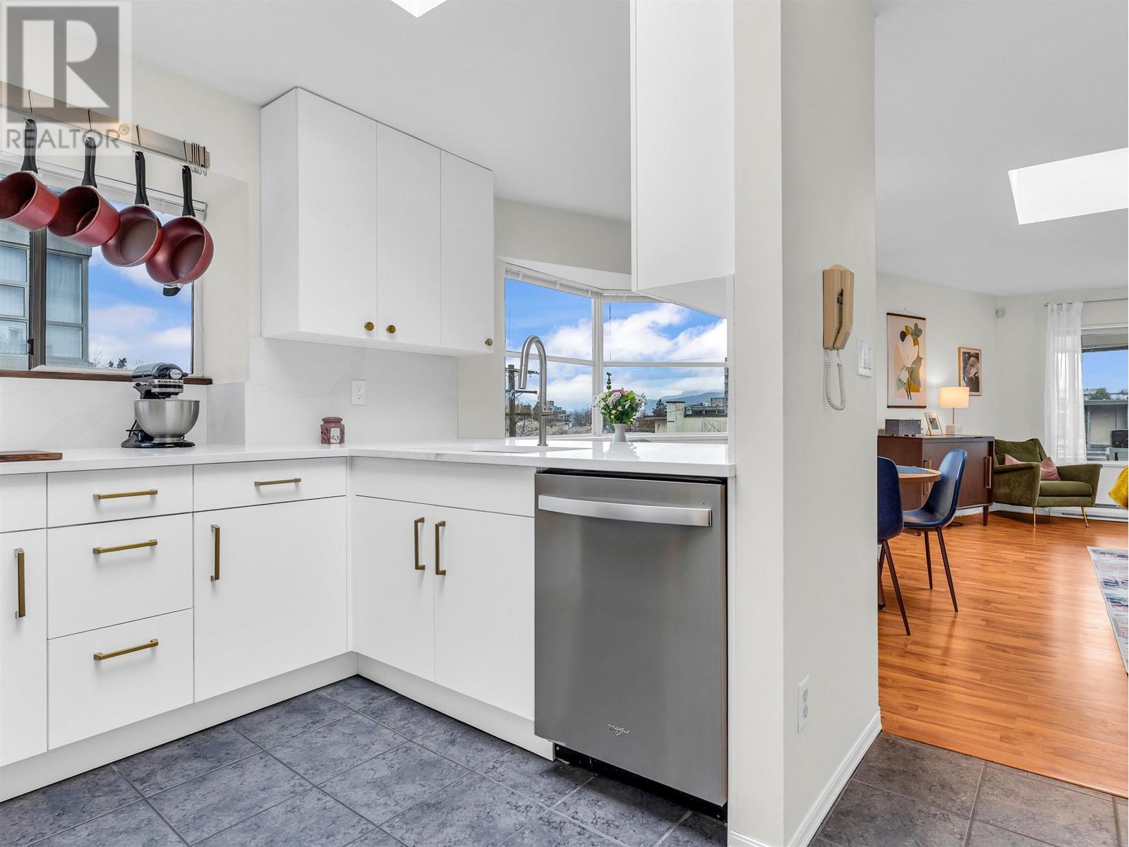 402 1575 W 12th Avenue, Vancouver, British Columbia  V6J 2E2 - Photo 11 - R2988964