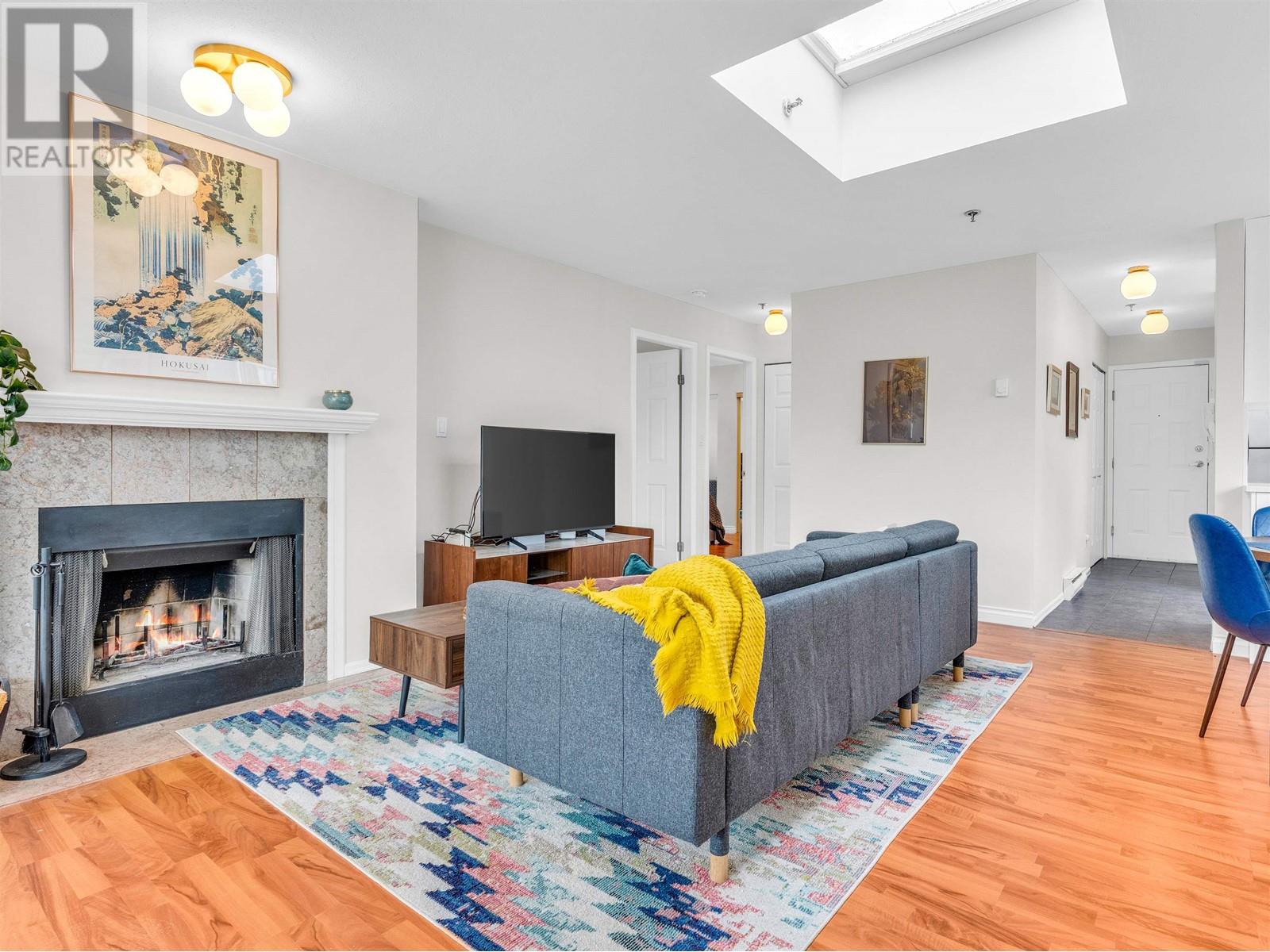 402 1575 W 12th Avenue, Vancouver, British Columbia  V6J 2E2 - Photo 3 - R2988964