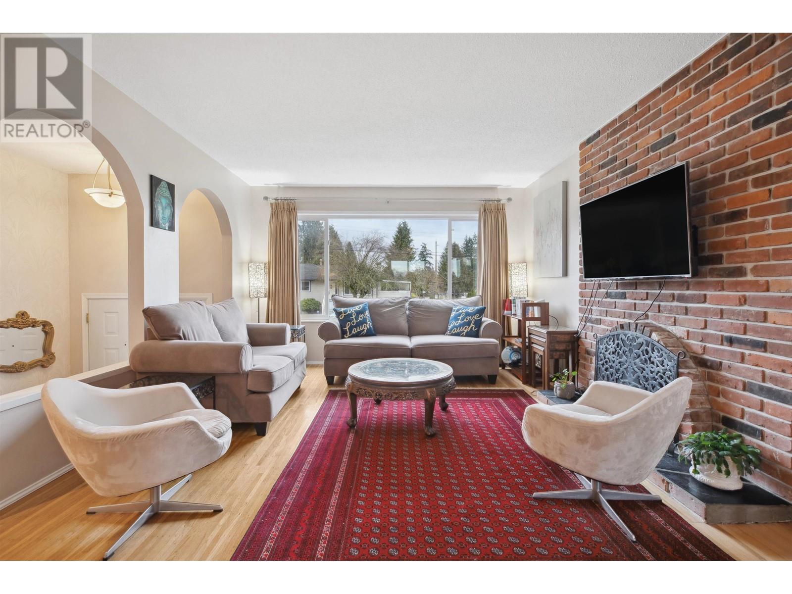 474 Byng Street, Coquitlam, British Columbia  V3K 5N7 - Photo 2 - R2988956
