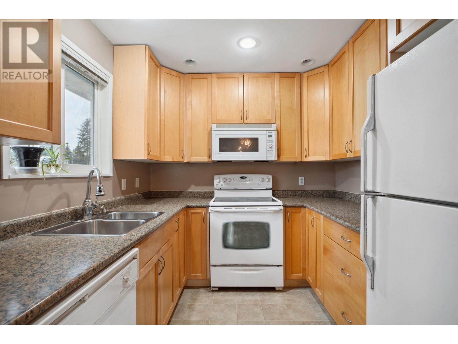 474 Byng Street, Coquitlam, British Columbia  V3K 5N7 - Photo 8 - R2988956