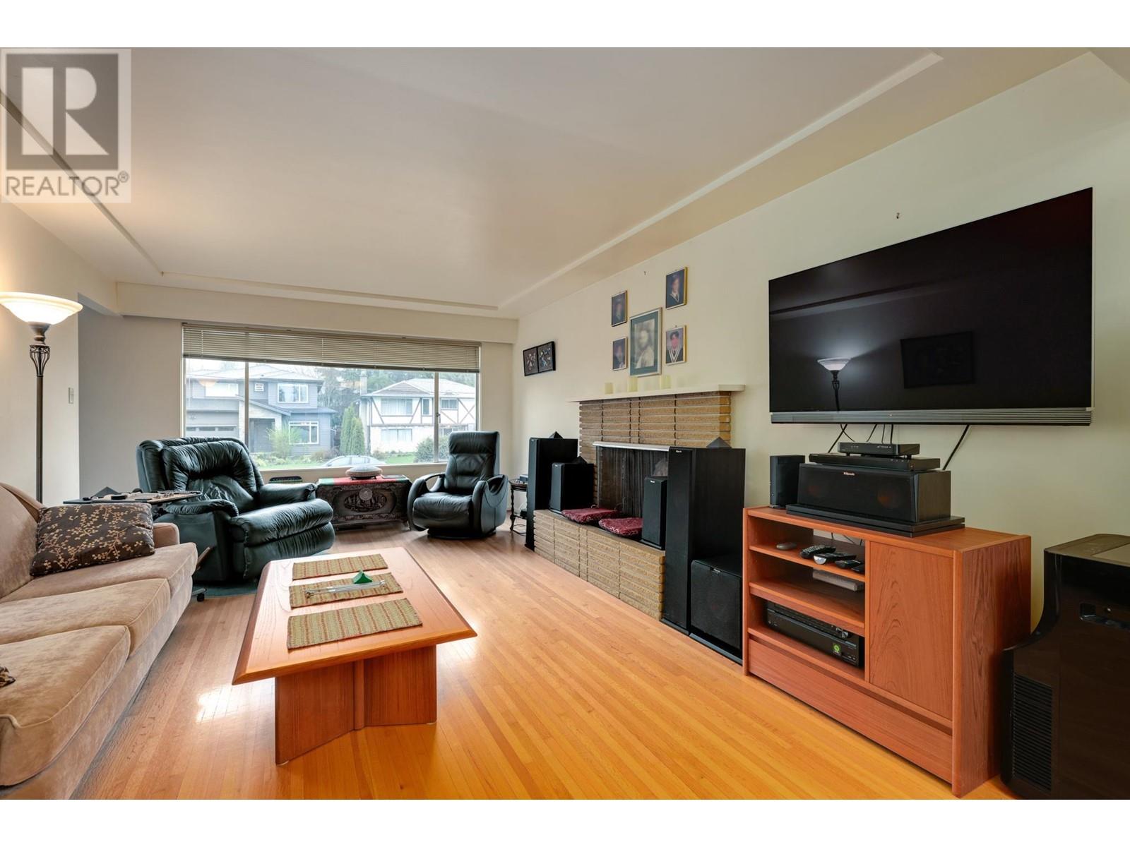 1621 Draycott Road, North Vancouver, British Columbia  V7J 1W3 - Photo 4 - R2988967