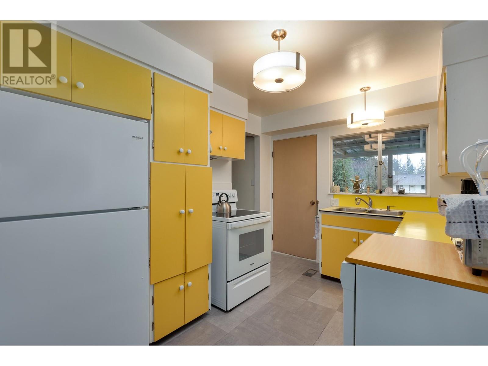 1621 Draycott Road, North Vancouver, British Columbia  V7J 1W3 - Photo 8 - R2988967