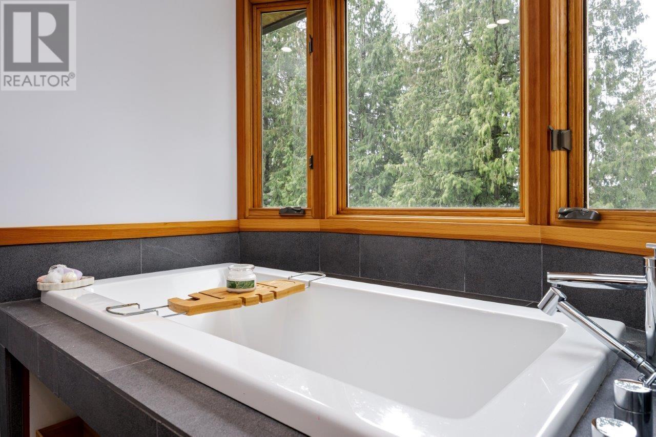 4193 Norwood Avenue, North Vancouver, British Columbia  V7N 3R4 - Photo 14 - R2989000