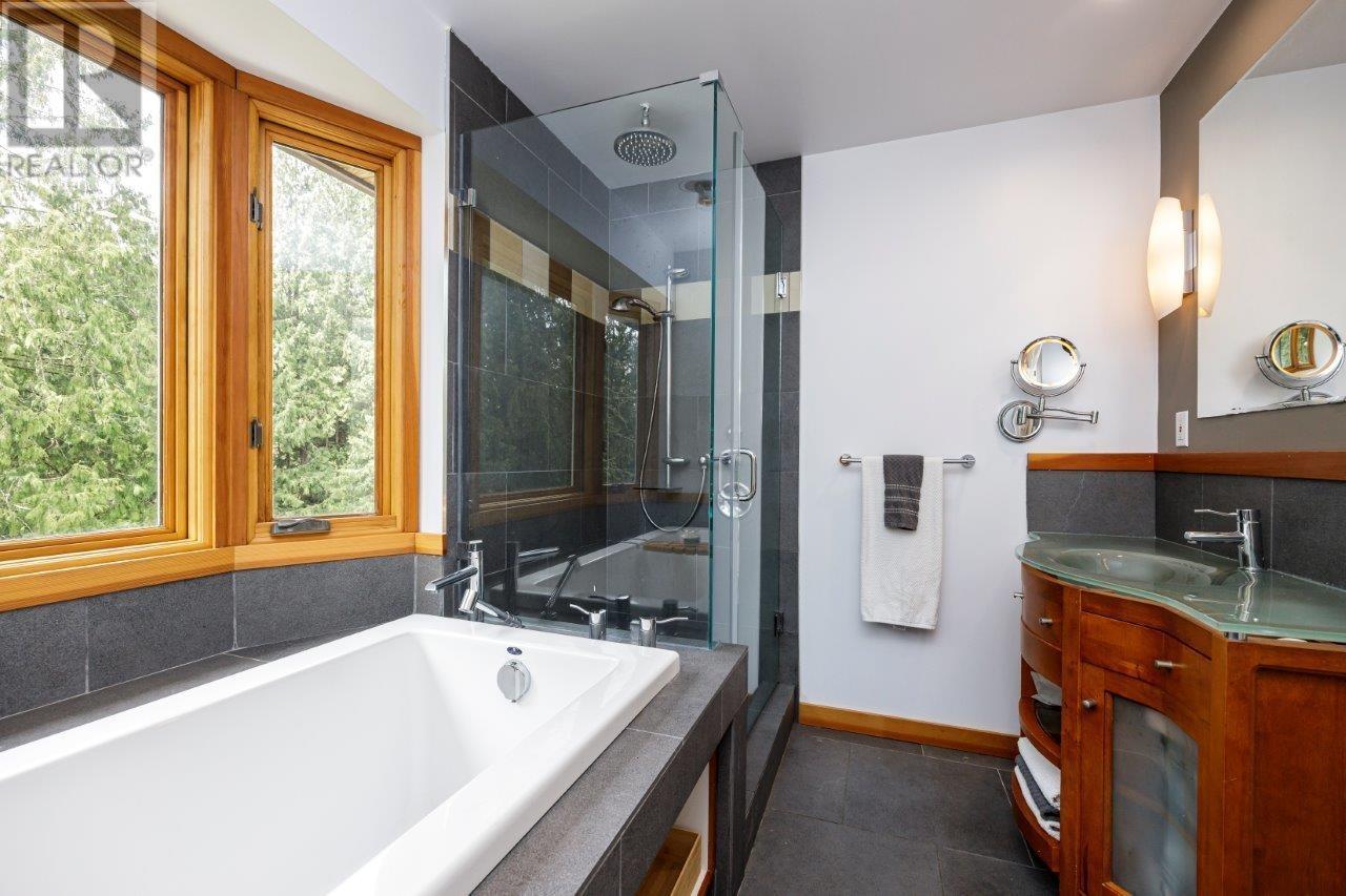 4193 Norwood Avenue, North Vancouver, British Columbia  V7N 3R4 - Photo 15 - R2989000