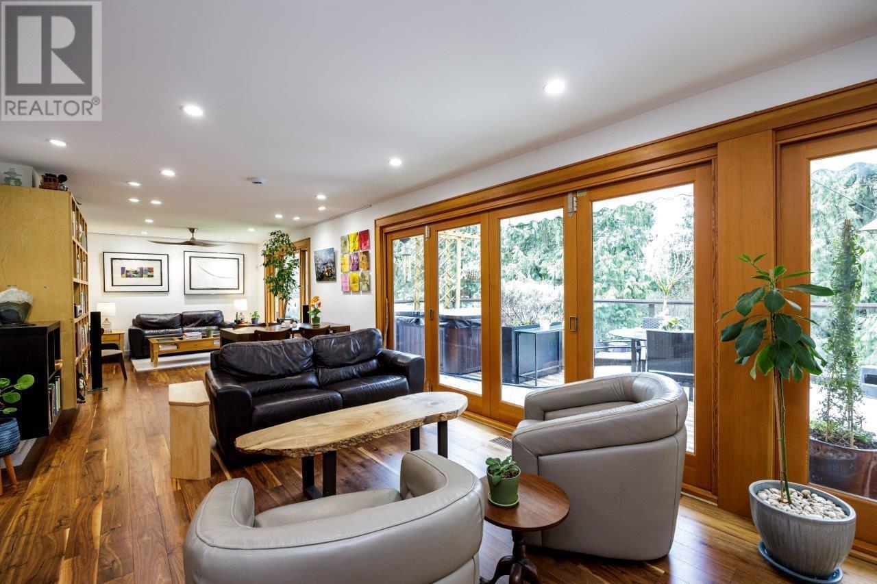 4193 Norwood Avenue, North Vancouver, British Columbia  V7N 3R4 - Photo 3 - R2989000