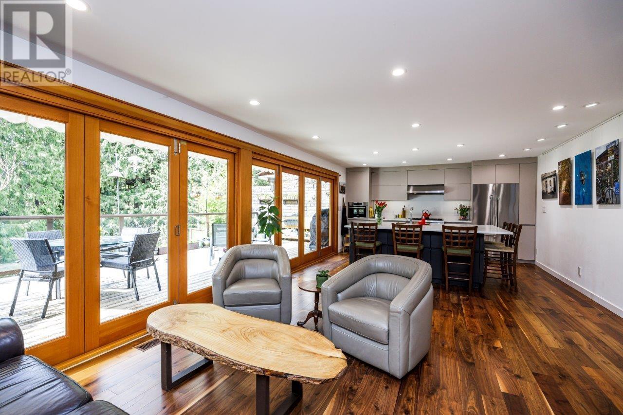 4193 Norwood Avenue, North Vancouver, British Columbia  V7N 3R4 - Photo 4 - R2989000