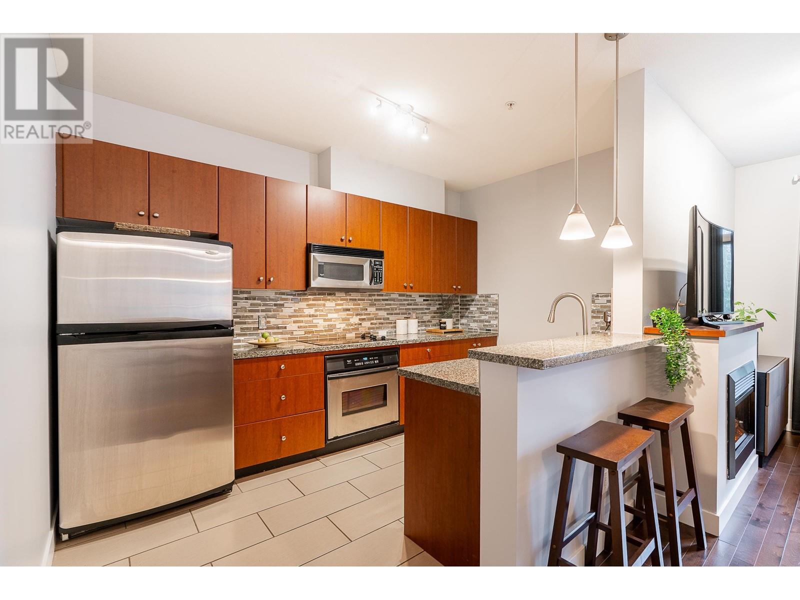 305 200 Capilano Road, Port Moody, British Columbia  V3H 5N1 - Photo 4 - R2988607