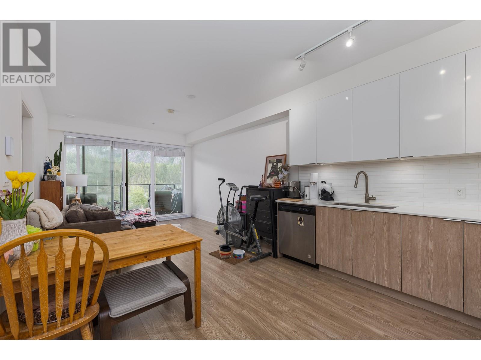 610 37881 Cleveland Avenue, Squamish, British Columbia  V8B 0Z7 - Photo 4 - R2988974