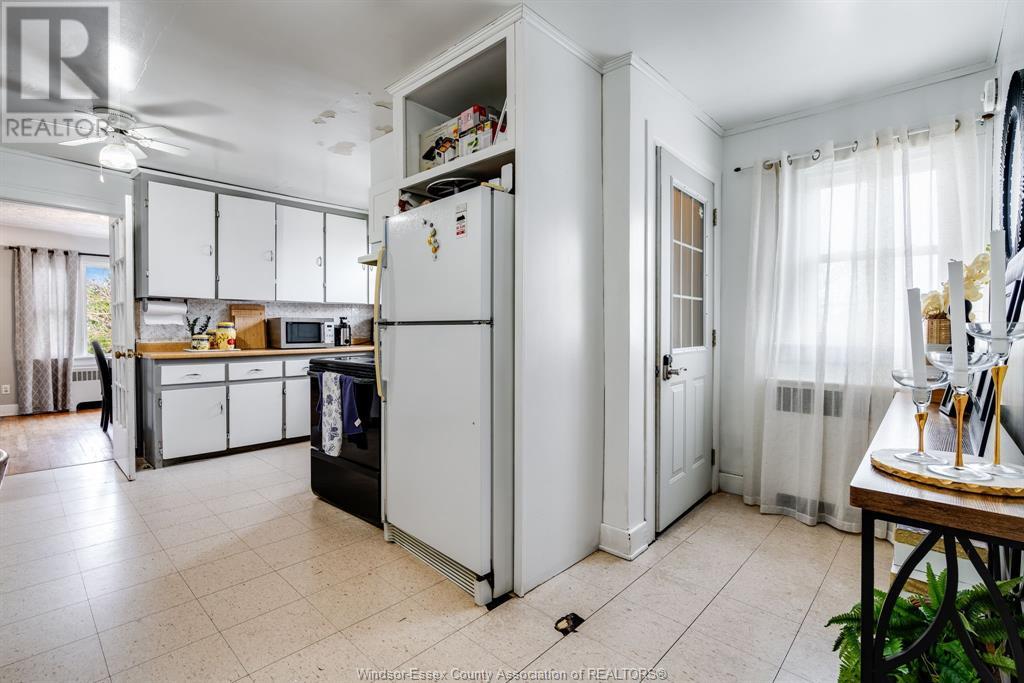 Property at 156 TALBOT STREET West image 2
