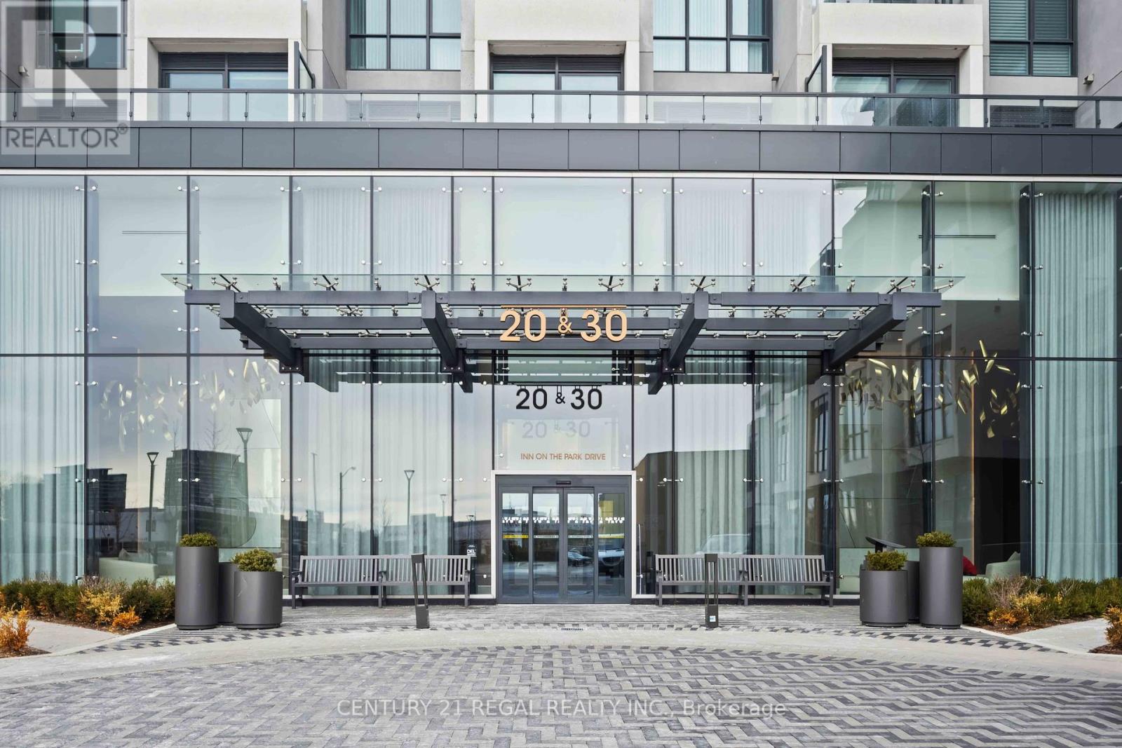 1707 - 30 Inn On The Park Drive, Toronto, Ontario  M3C 0P7 - Photo 2 - C12075283