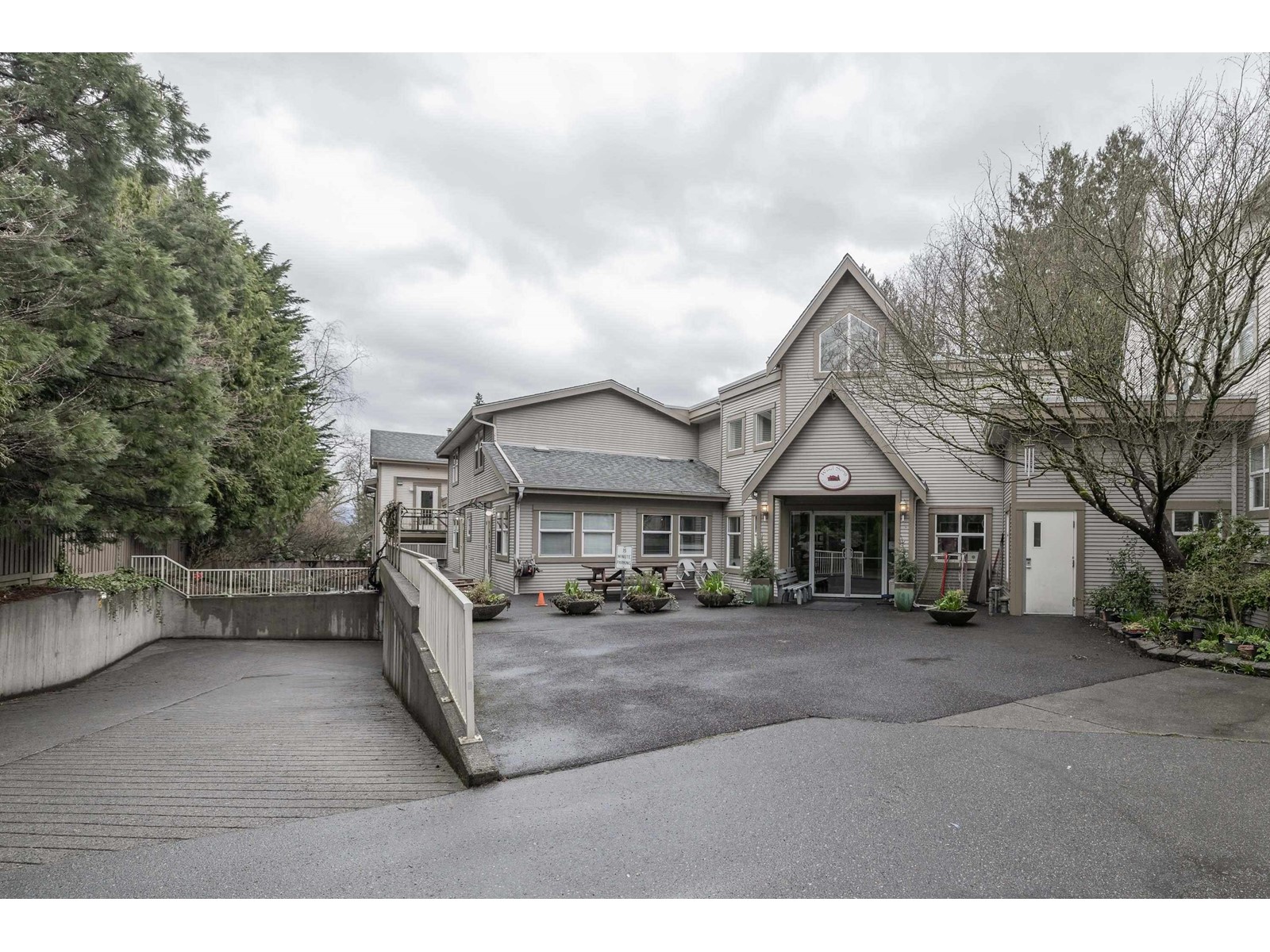 Property at 32 20543 96 AVENUE image 1